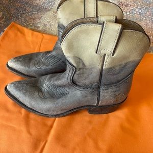 Frye Billy pull on short boots